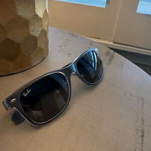 Ray-Ban Classic Gun Metal Gray